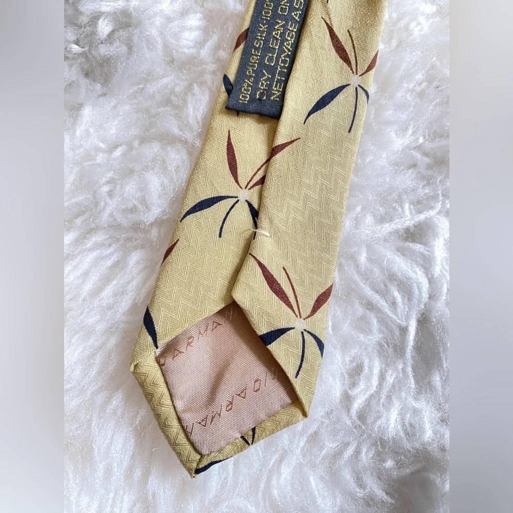 Vintage Giorgio Armani silk tie yellow 4 inch Made in Italy